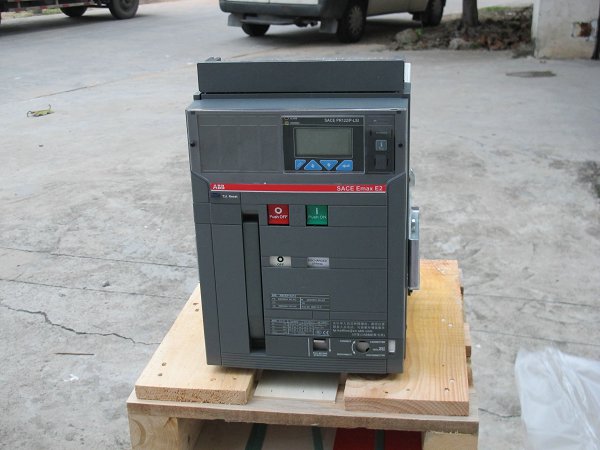 E3N2500 R2500 PR122/P-LSI WMP 3P