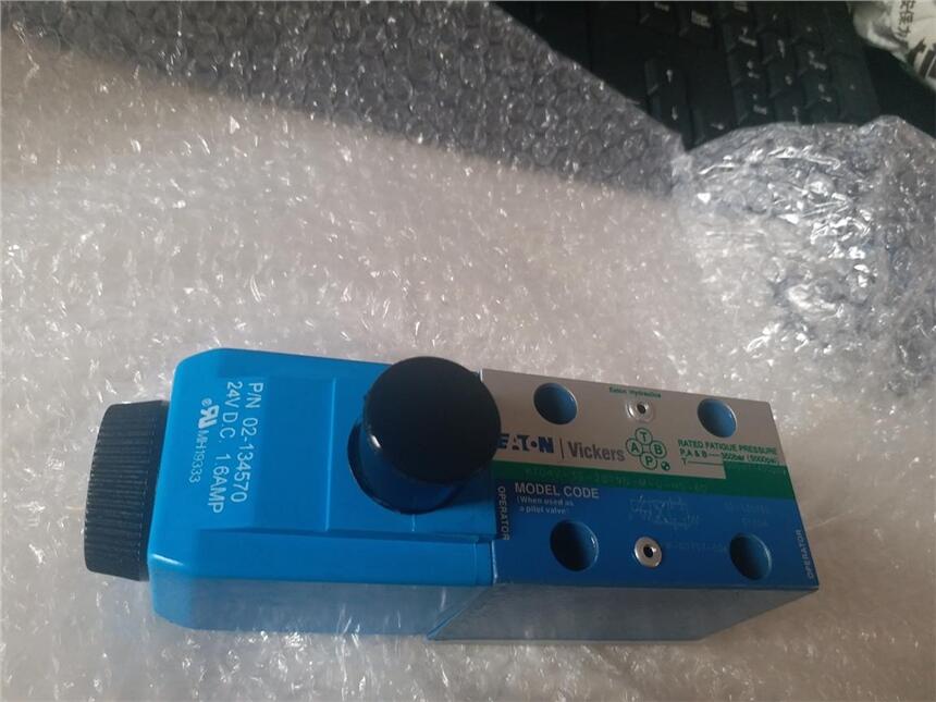 R900588201 4WE10E3X/CG24N9K4 ʿRexroth 