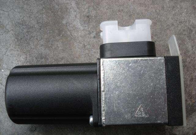 KR900923868 4WEH16HD7X/OF6EG24N9ETK4 ʿRexroth