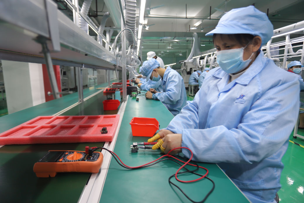 免费SMT打样服务背后的 多功能行李箱PCBA