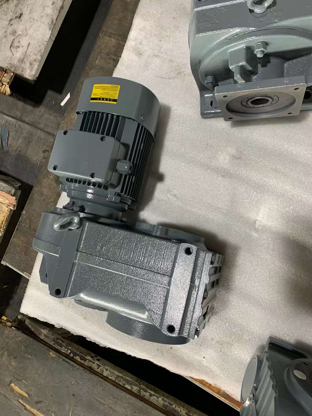 SA57-Y0.37KW-82M1D35-180pٙC(j)DLFHF02