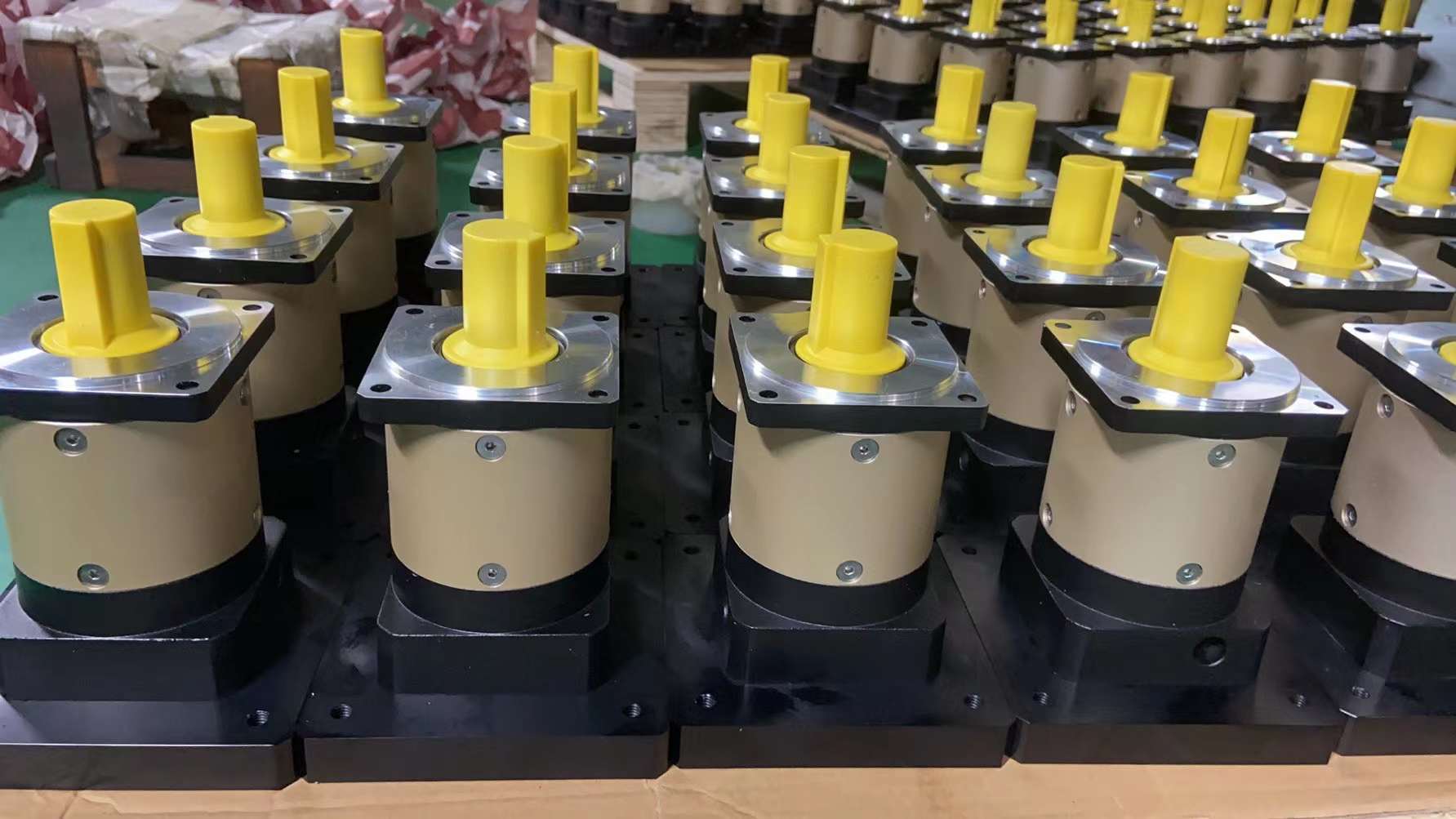 KAF78-YVP1.5KW-135.28M2A-I電機減速機KAD128