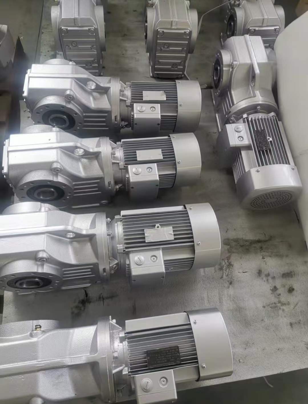 S67-Y1.5KW-83.57M1A-270制動減速機MC3PEST03