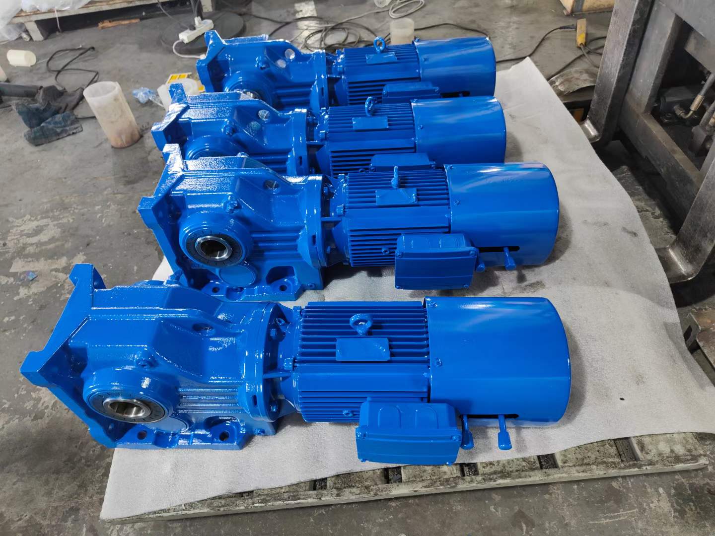 SAF67-Y1.5KW-NA30M5AD40-I直角減速機DLR09