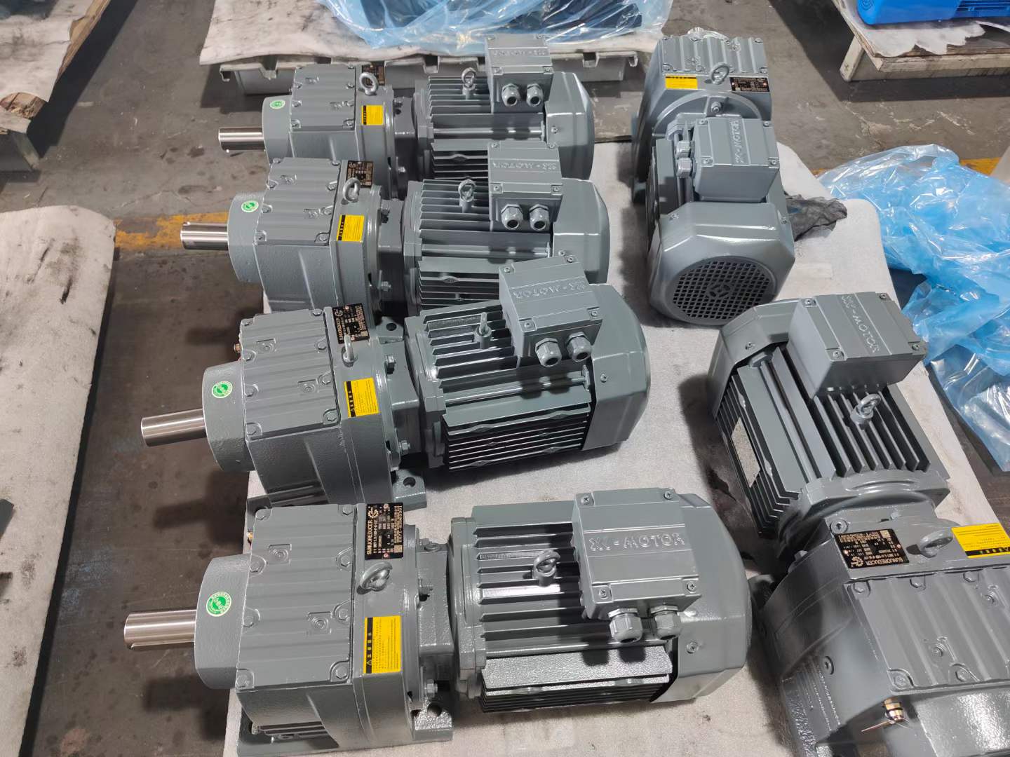 SF57-Y1.1KW-45.92M5A平行減速機KAD88