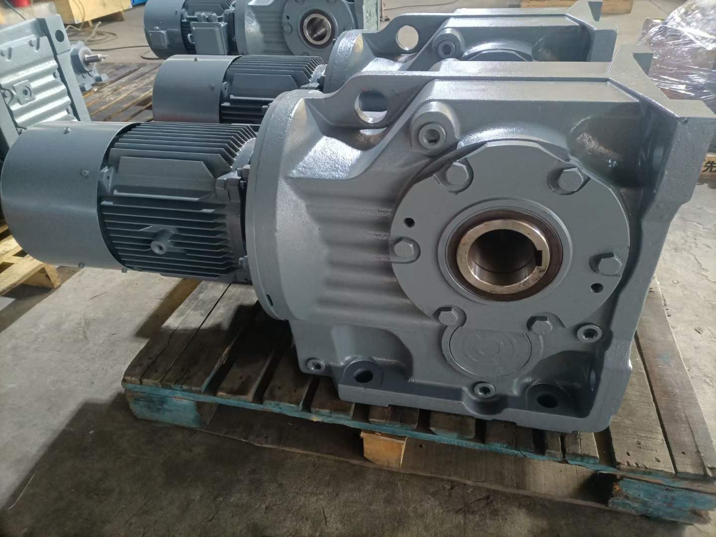 RF17-Y0.37KW-35M1-140直軸減速機K68