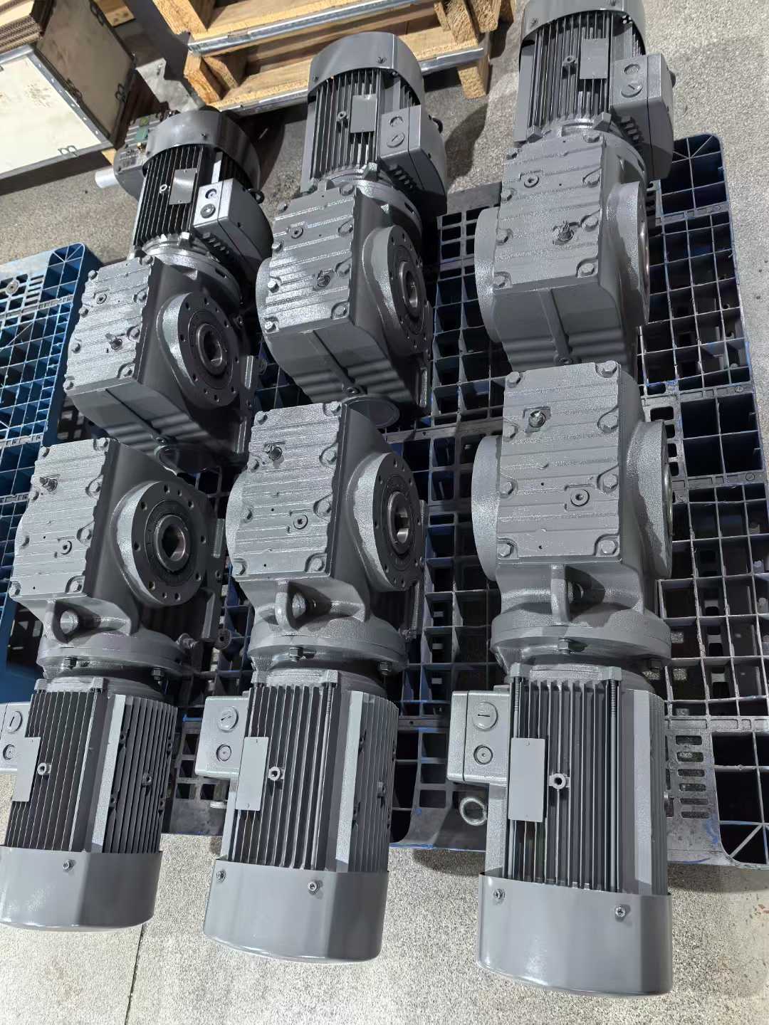 RF57-Y1.5KW-30.18M4-200攪拌減速機PEC120-3