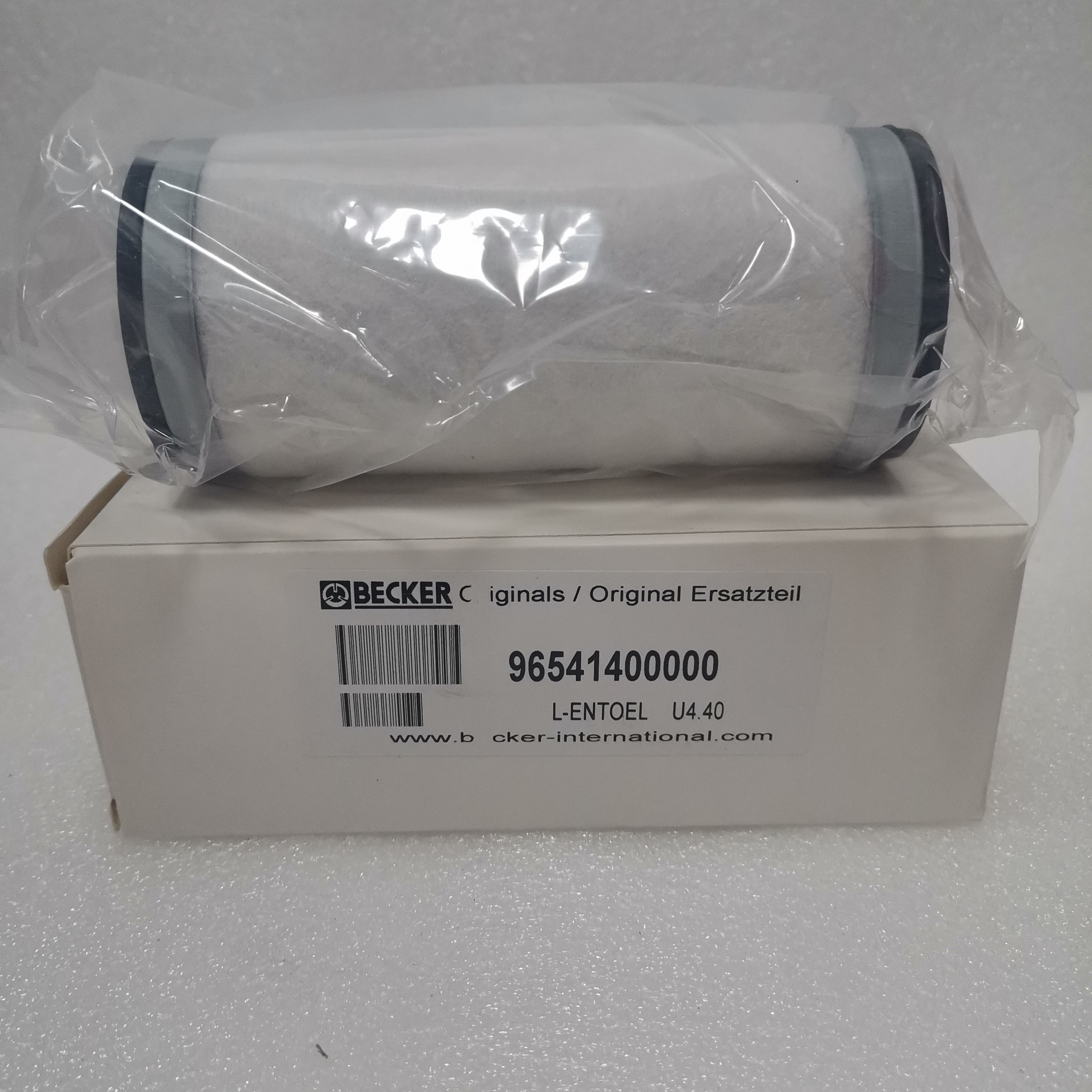 о96541400000BECKERձU4.40